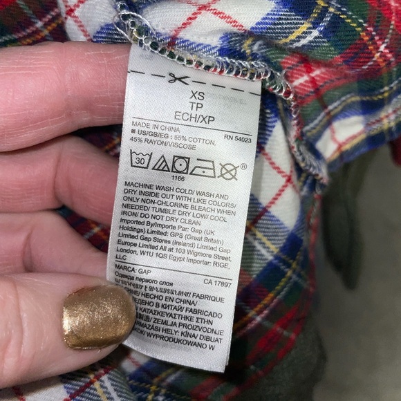 XS Plaid GAP Shirt. MUST BE BUNDLED - Picture 3 of 5